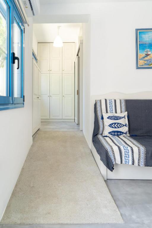Blue Moon Apartments room 2